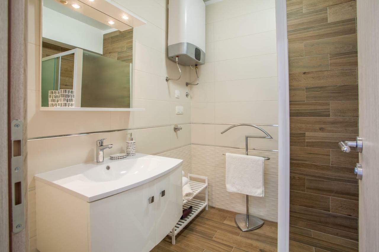Apartment D เซรส ภายนอก รูปภาพ